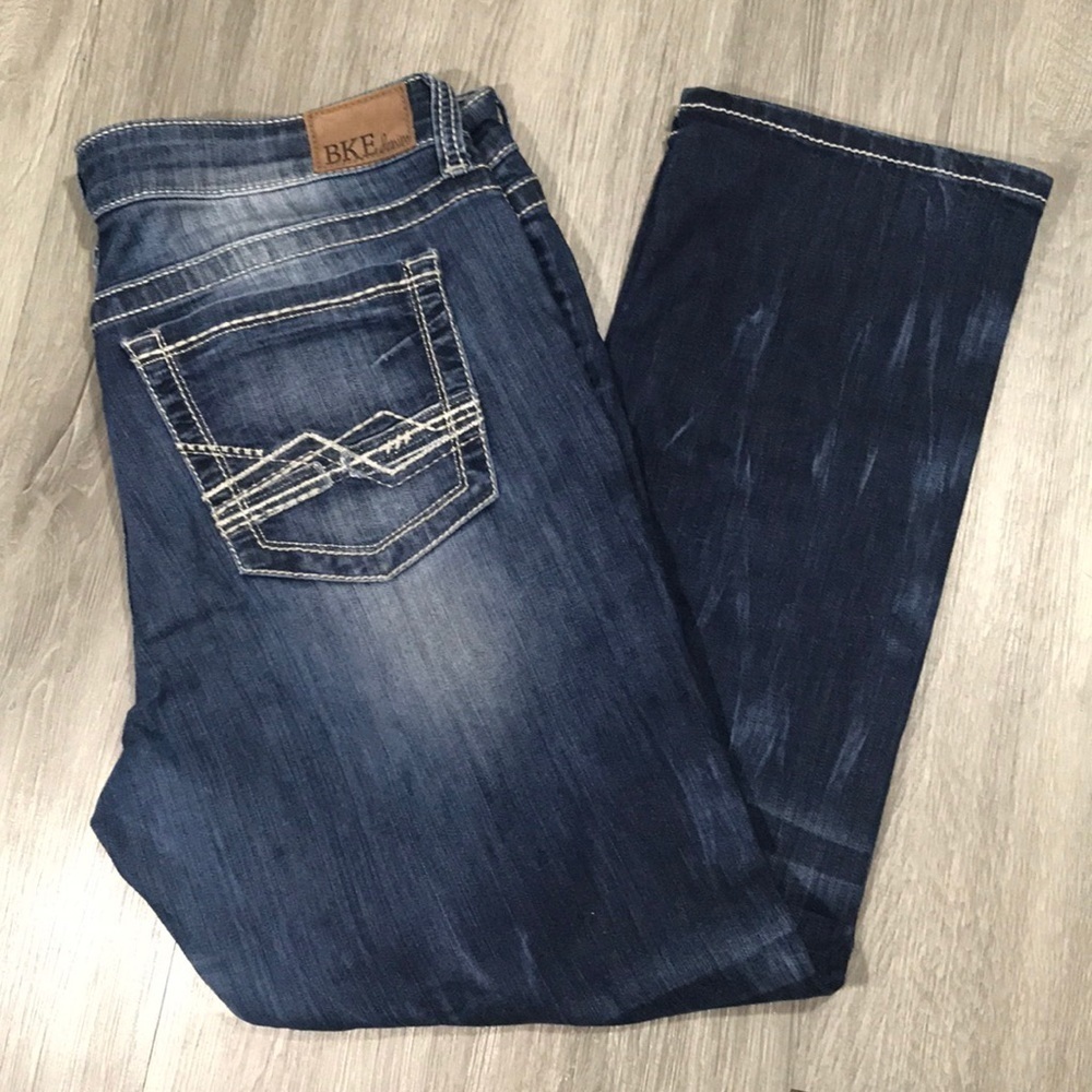 BKE‎ DENIM SABRNA DarkWash Embroidered PicketStraight Leg Crops size 32